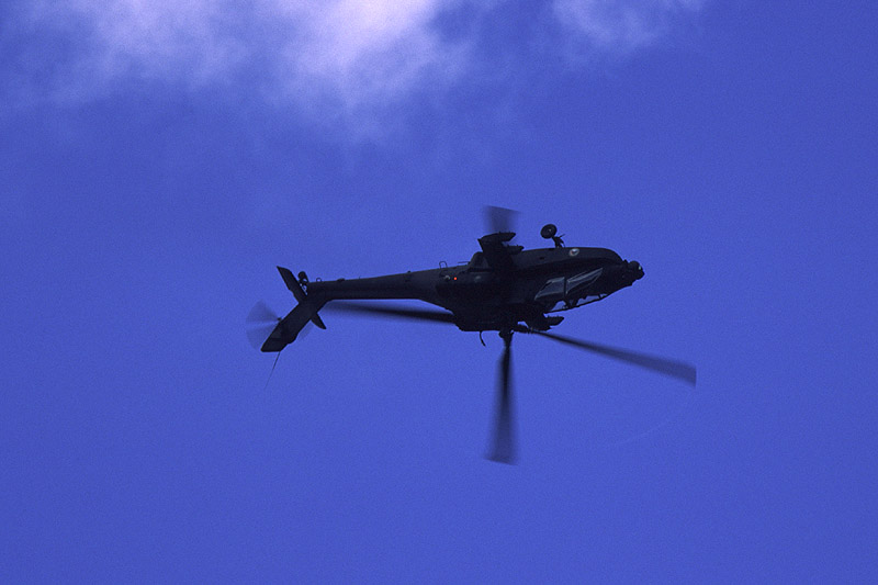 AH-64 Roll